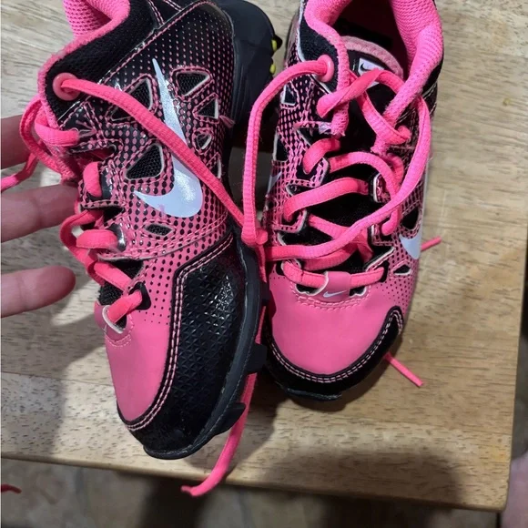 Nike Kids Pink and Black Ball Cleats - Picture 13 of 16